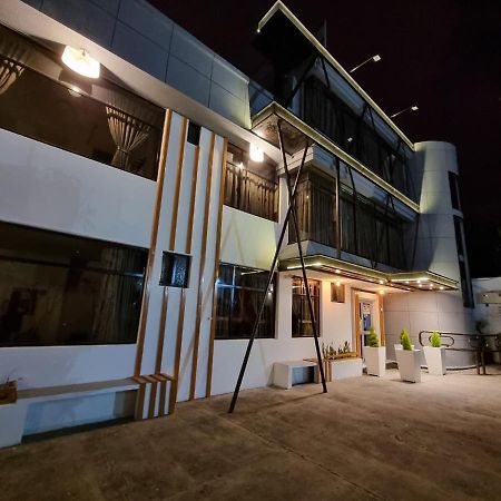 לטקונגה The Bronx Hotel מראה חיצוני תמונה